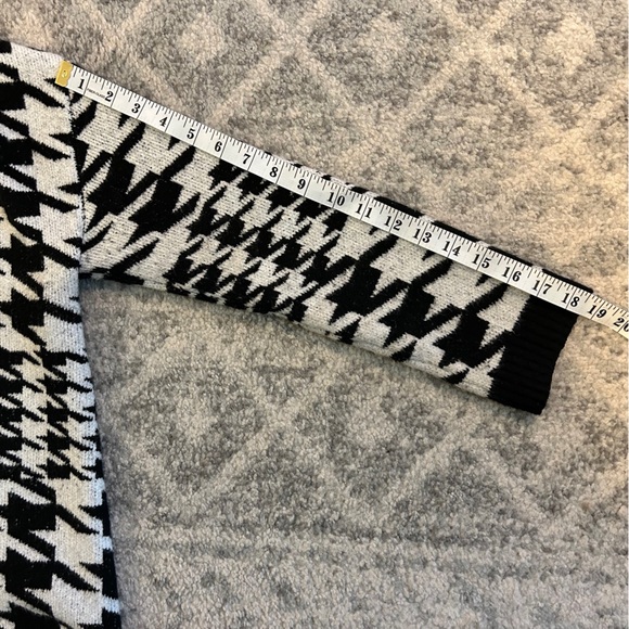 TALBOTS | Houndstooth Jacquard Cardigan Petite - Picture 9 of 11